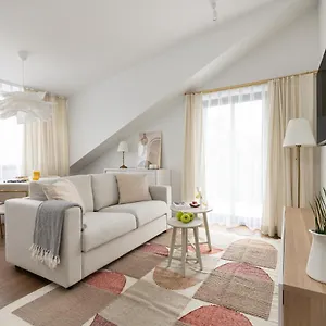 w-sercu-warszawy-apartamenty.warsawhotelspoland.com/